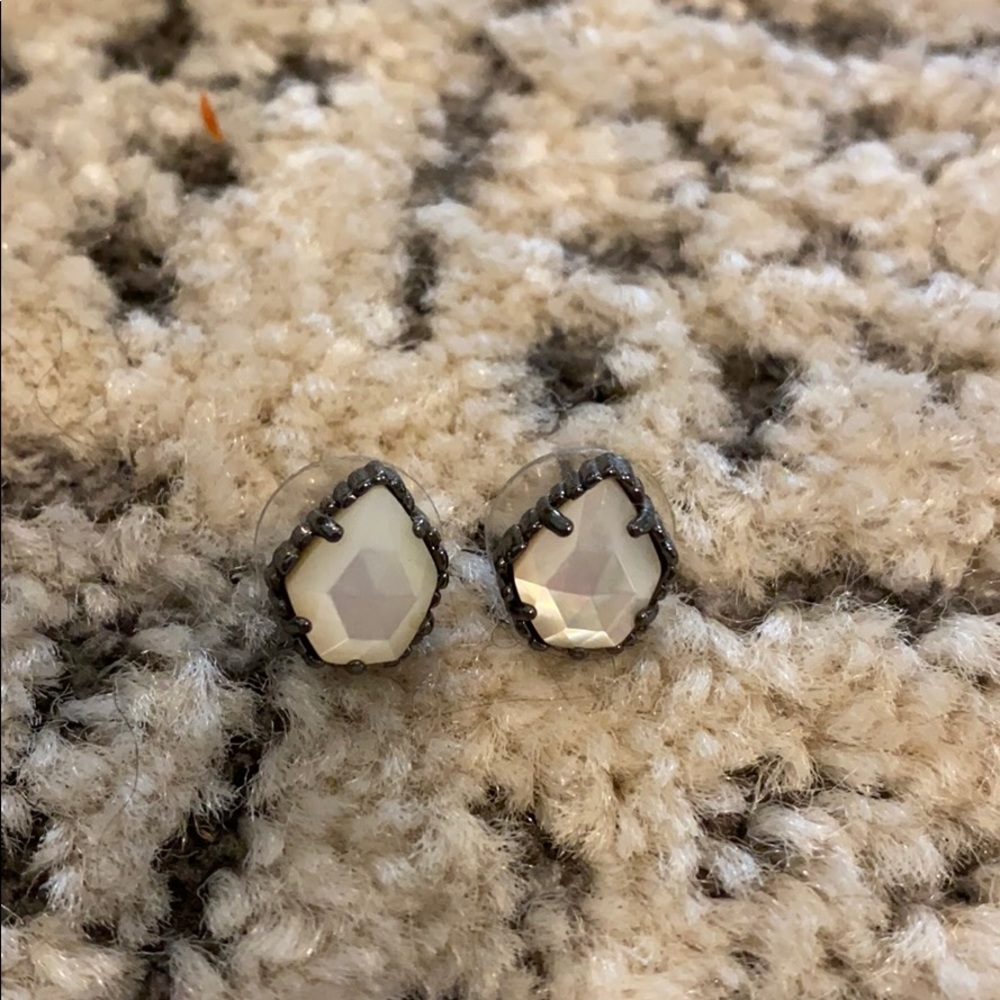 Kendra Scott studs